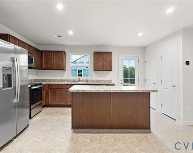 5724 Bison Ford Drive - Photo Thumbnail 7