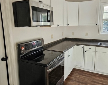 814 W High Street - Photo Thumbnail 3