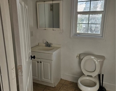 814 W High Street - Photo Thumbnail 7