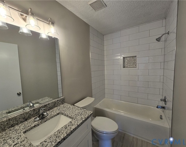 10200 Stroud Lane - Photo Thumbnail 17