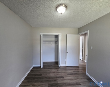10200 Stroud Lane - Photo Thumbnail 20