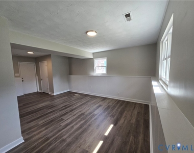10200 Stroud Lane - Photo Thumbnail 32