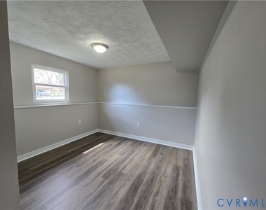 10200 Stroud Lane - Photo Thumbnail 26