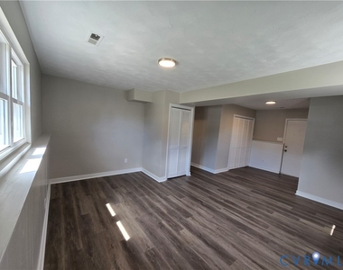 10200 Stroud Lane - Photo Thumbnail 30