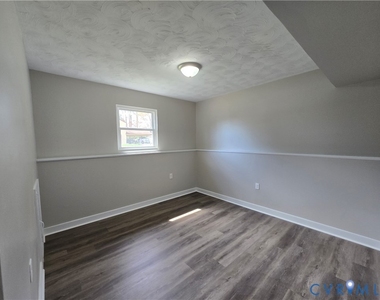 10200 Stroud Lane - Photo Thumbnail 24
