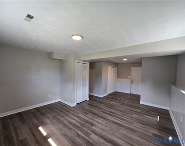 10200 Stroud Lane - Photo Thumbnail 31