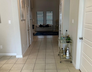 1617 Darwin Cedar Drive - Photo Thumbnail 8