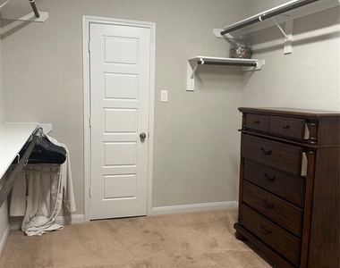 1617 Darwin Cedar Drive - Photo Thumbnail 31