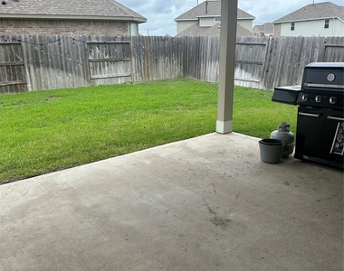1617 Darwin Cedar Drive - Photo Thumbnail 18