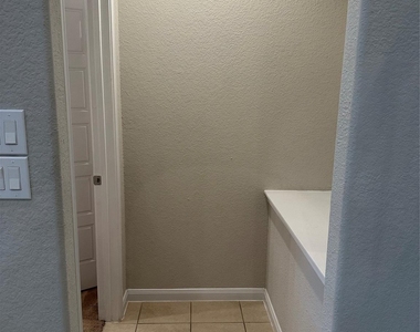 1617 Darwin Cedar Drive - Photo Thumbnail 23
