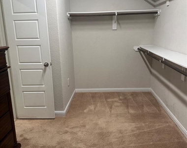 1617 Darwin Cedar Drive - Photo Thumbnail 33