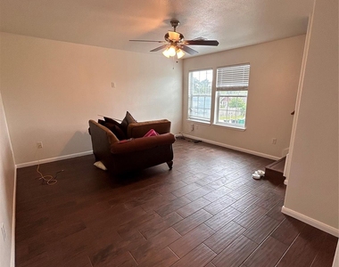 6837 Larkstone Street - Photo Thumbnail 7