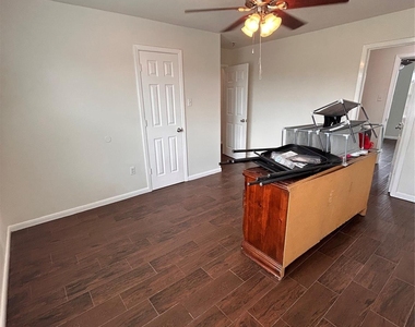 6837 Larkstone Street - Photo Thumbnail 12