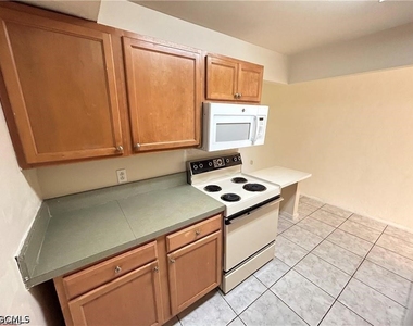 2828 Jackson Street - Photo Thumbnail 2