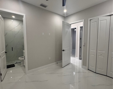 57 Xelda Ave South - Photo Thumbnail 4