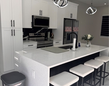 57 Xelda Ave South - Photo Thumbnail 2