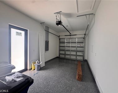 57 Xelda Ave South - Photo Thumbnail 6