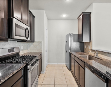 13427 Hawick Terrace Lane - Photo Thumbnail 10