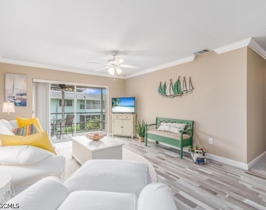 1010 Tropic Terrace - Photo Thumbnail 4