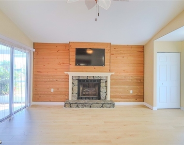 6250 Timberwood Circle - Photo Thumbnail 7