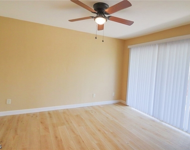 6250 Timberwood Circle - Photo Thumbnail 10