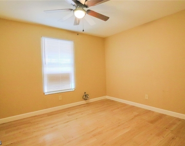 6250 Timberwood Circle - Photo Thumbnail 16