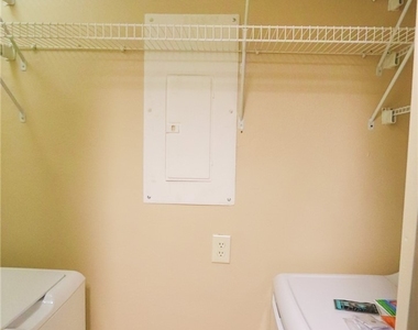6250 Timberwood Circle - Photo Thumbnail 9