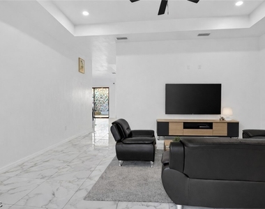 2513 69th Street W - Photo Thumbnail 13