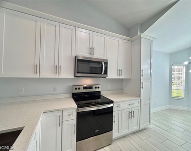12396 Kelly Sands Way - Photo Thumbnail 2