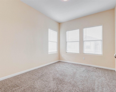 8605 Beviamo Street - Photo Thumbnail 11