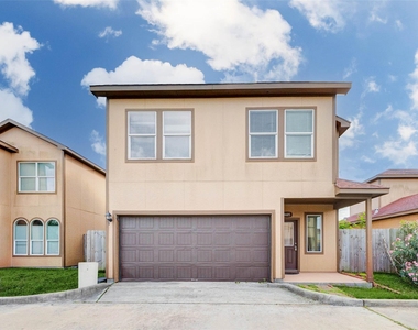 8605 Beviamo Street - Photo Thumbnail 23