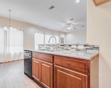 8605 Beviamo Street - Photo Thumbnail 3