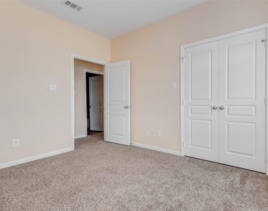 8605 Beviamo Street - Photo Thumbnail 9