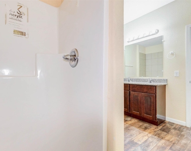 8605 Beviamo Street - Photo Thumbnail 18