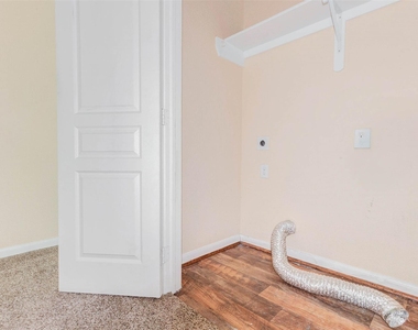 8605 Beviamo Street - Photo Thumbnail 20