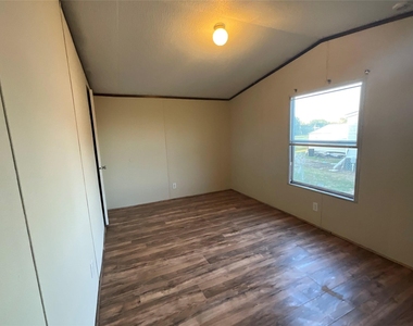 133 Country Oaks Street - Photo Thumbnail 11