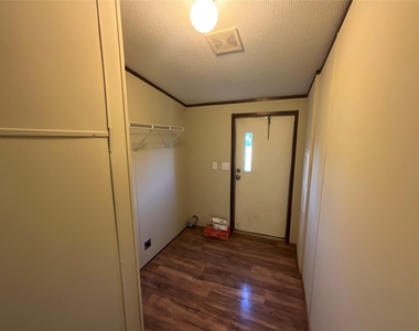 133 Country Oaks Street - Photo Thumbnail 6