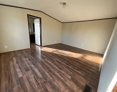 133 Country Oaks Street - Photo Thumbnail 3