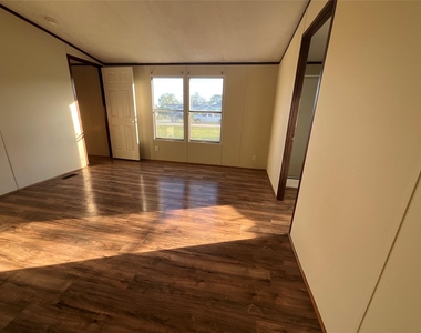 133 Country Oaks Street - Photo Thumbnail 5