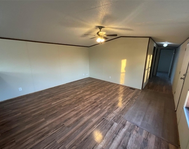 133 Country Oaks Street - Photo Thumbnail 14