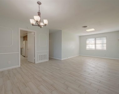 3426 Bradford Street - Photo Thumbnail 12