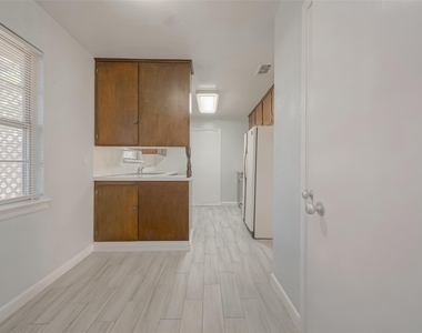 3426 Bradford Street - Photo Thumbnail 16