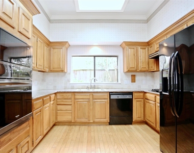 1721 Potomac Drive - Photo Thumbnail 5