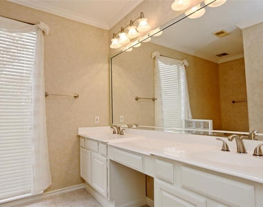 1721 Potomac Drive - Photo Thumbnail 7