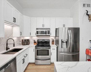 1441 East Street - Photo Thumbnail 5