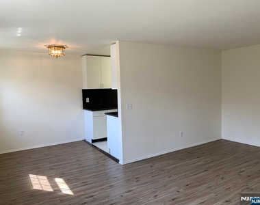 153 Park - Photo Thumbnail 8