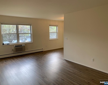 153 Park - Photo Thumbnail 9