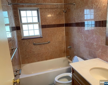 153 Park - Photo Thumbnail 16