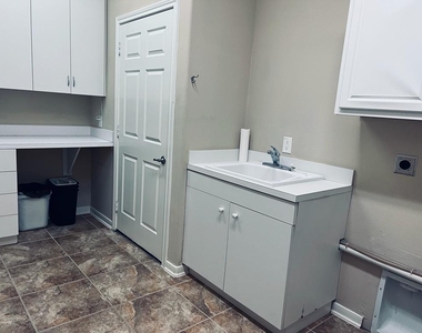 5235 Valley Bluff Lane - Photo Thumbnail 7