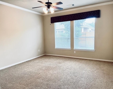 5235 Valley Bluff Lane - Photo Thumbnail 4